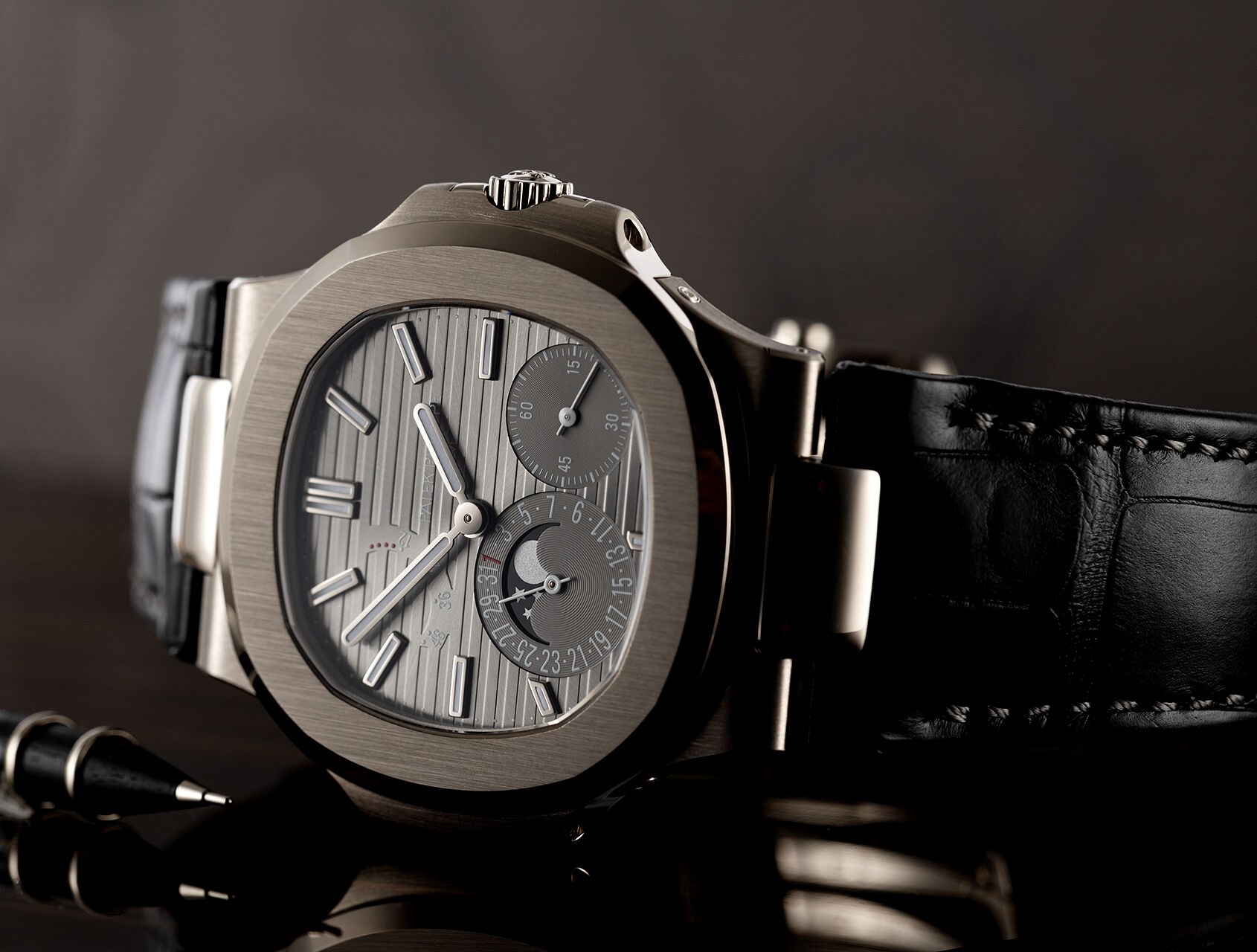 ref 5712G-001 | 5712G-001 - Box & Certificate | Patek Philippe Nautilus