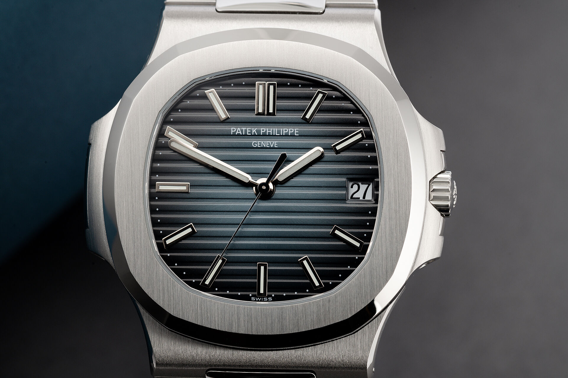 ref 5711/1A-010 | Box & Certificate | Patek Philippe Nautilus