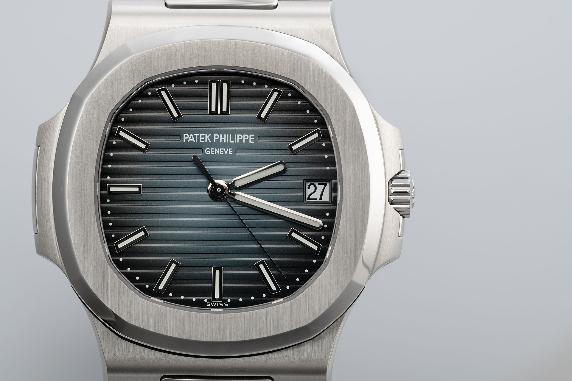 ref 5711/1A-010 | Brand New Box & Certificate | Patek Philippe Nautilus