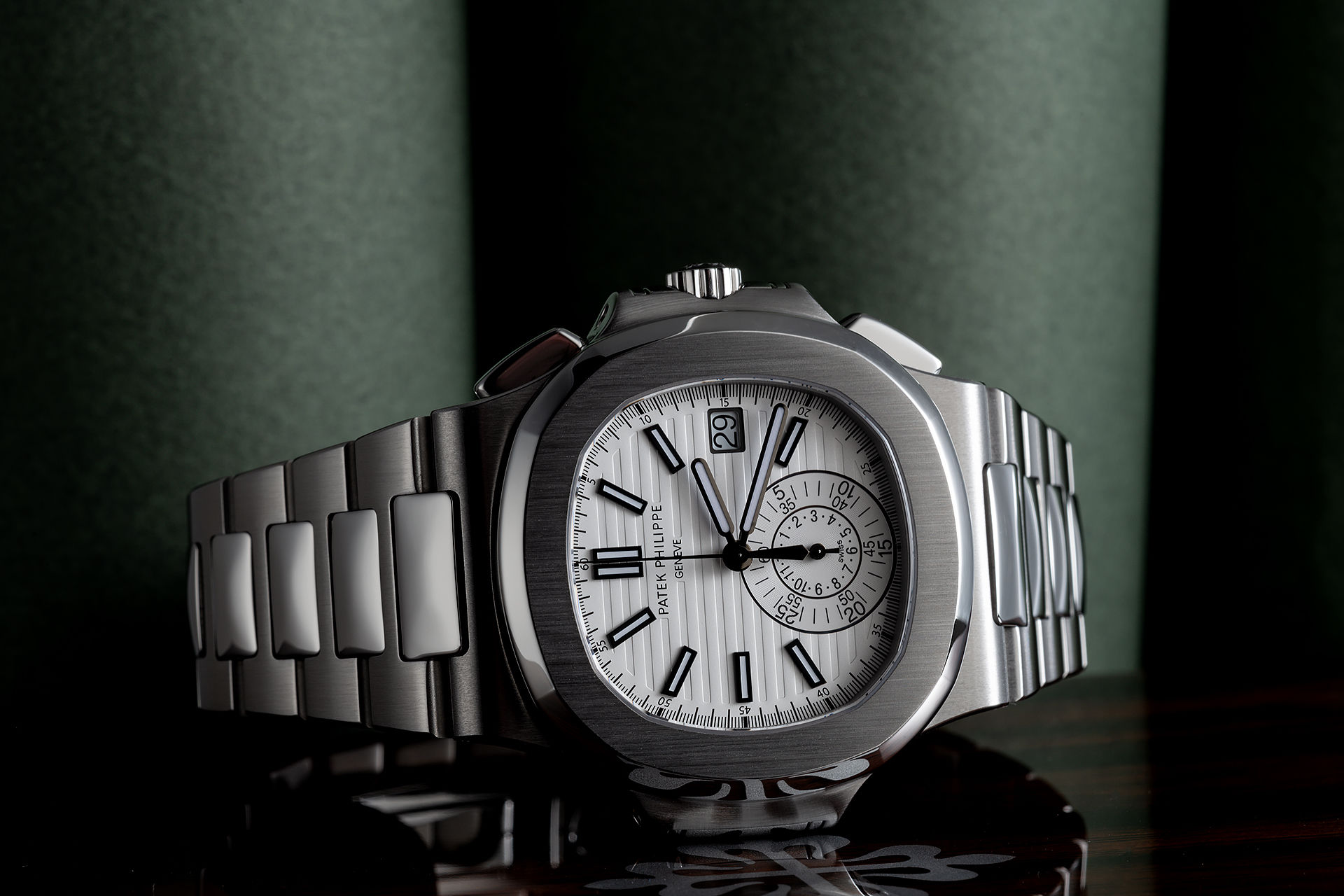 ref 5980/1A-019 | 'Full Set' Rare White Dial | Patek Philippe Nautilus Chronograph