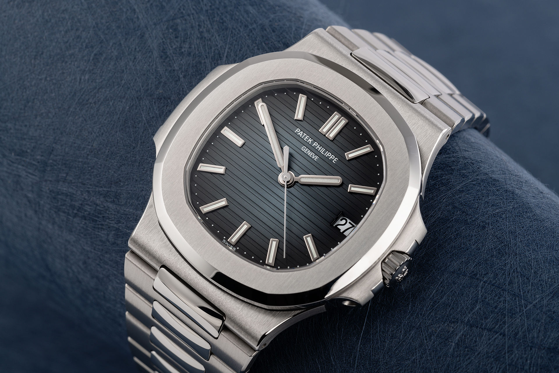 ref 5711/1A-010 | 'Complete Set' | Patek Philippe Nautilus