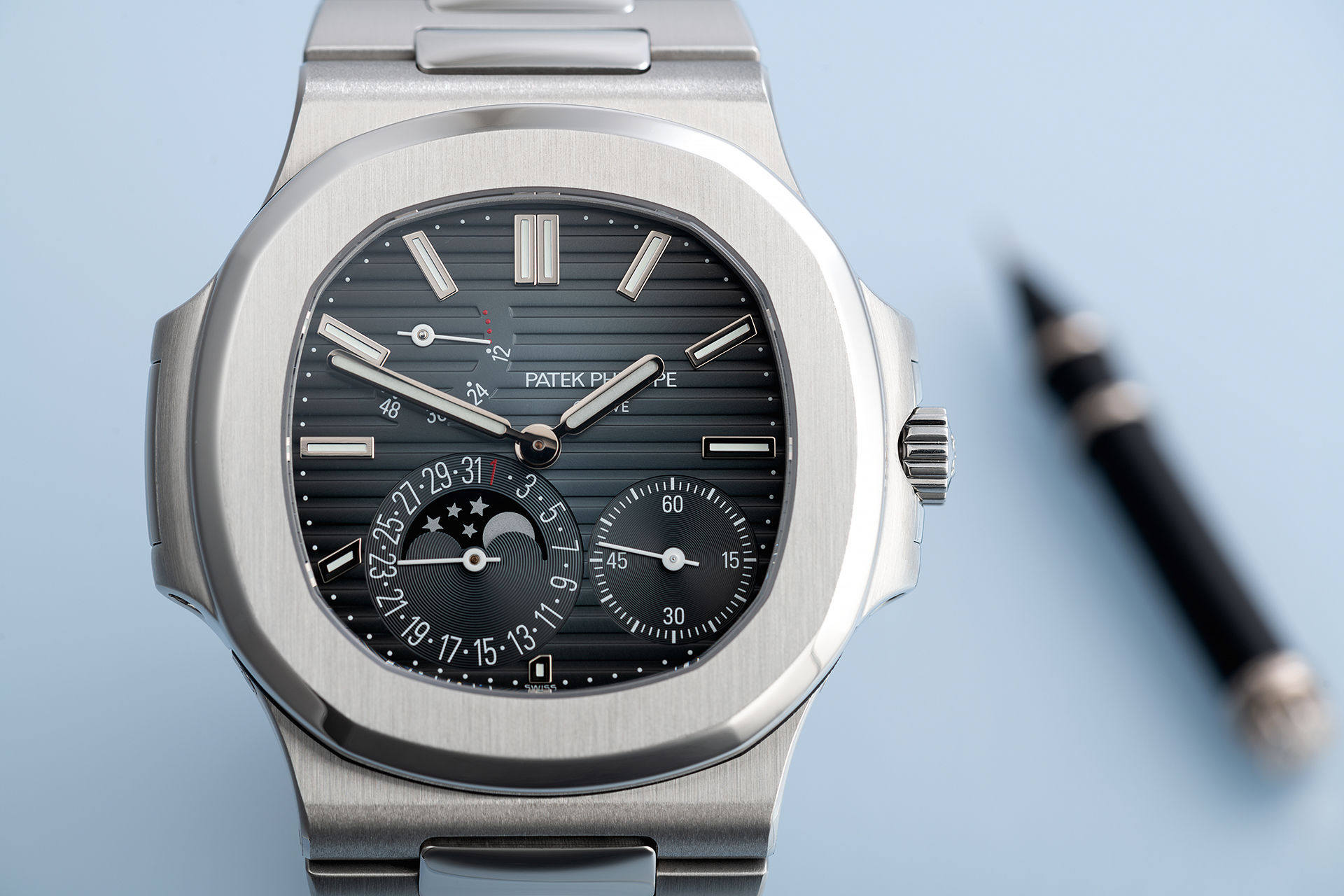 ref 5712/1A-001 | Box & Certificate | Patek Philippe Nautilus