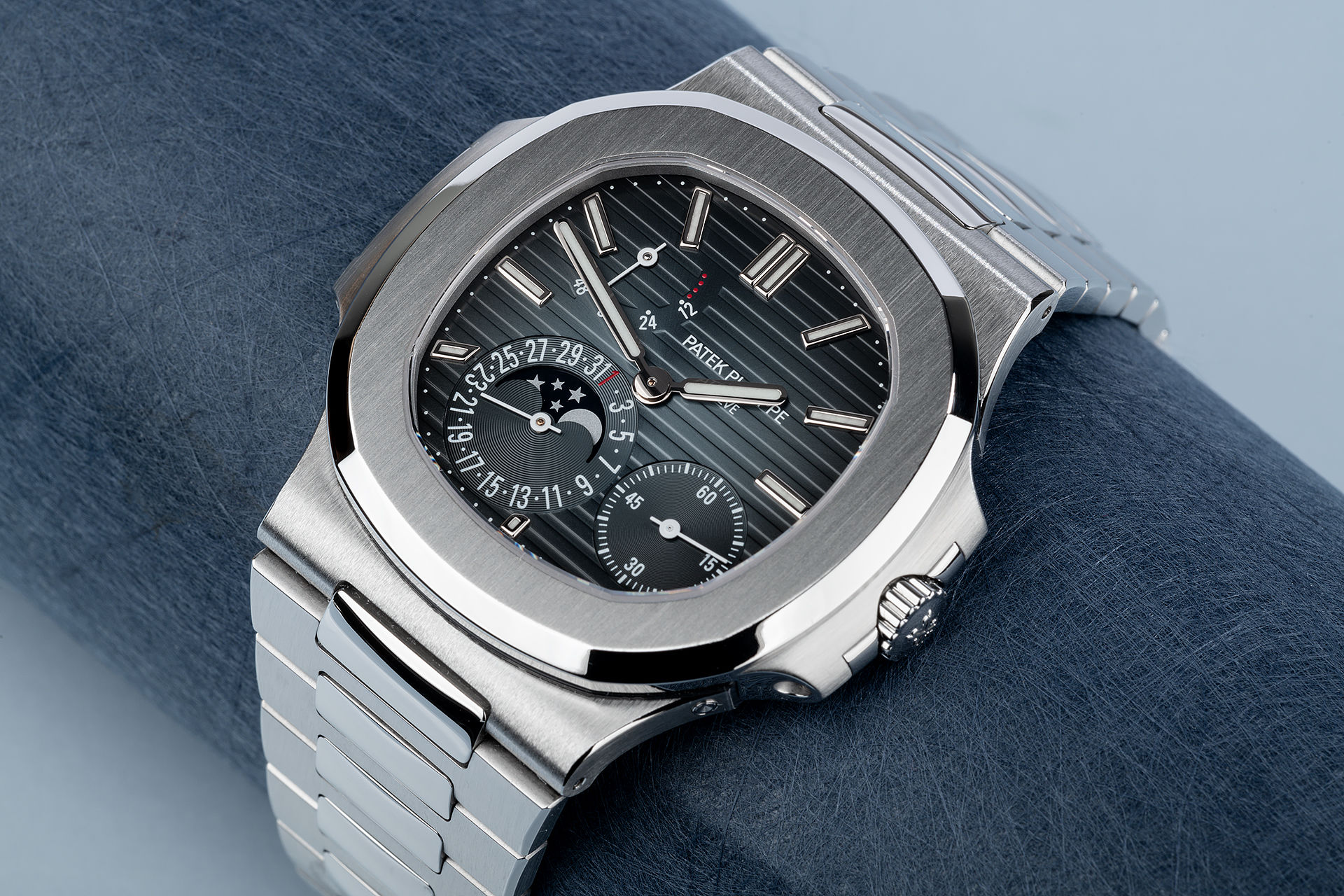 ref 5712/1A-001 | Complete Set 'Superb Example' | Patek Philippe Nautilus