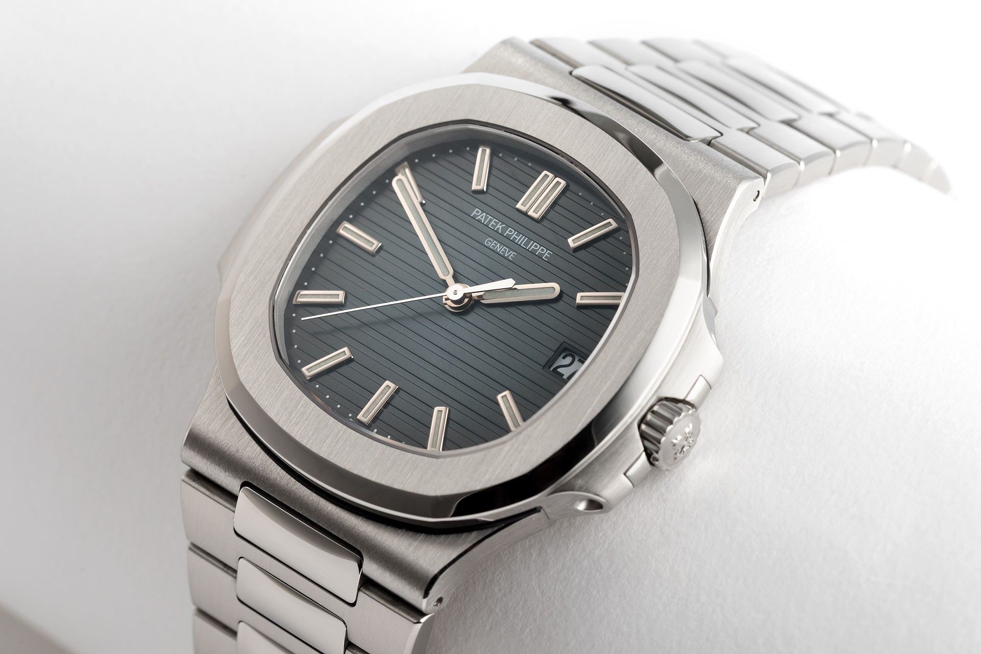 ref 5711/1A-010 | Full Set 'Jumbo' | Patek Philippe Nautilus