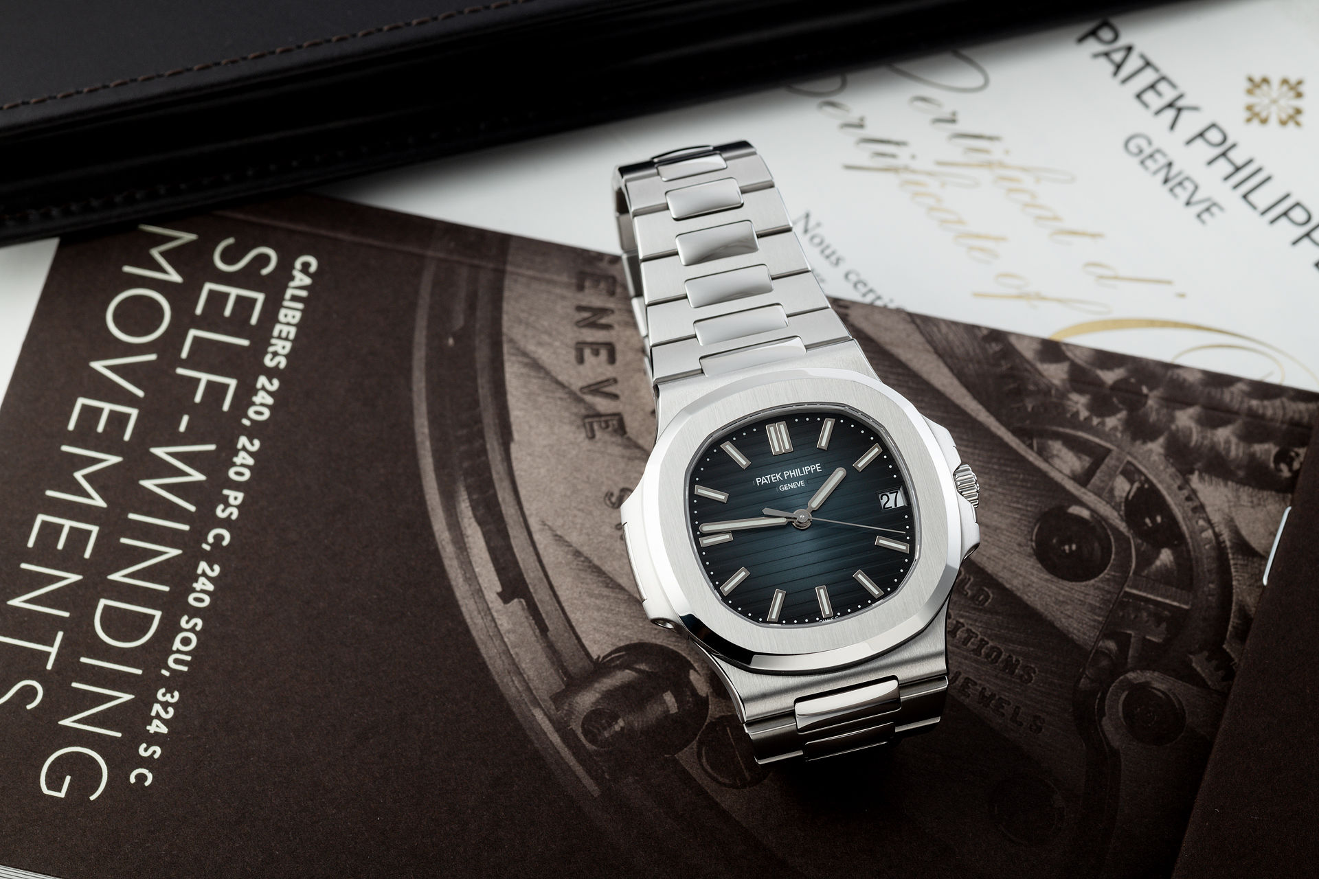 ref 5711/1A-010 | Jumbo 'Full Set' | Patek Philippe Nautilus