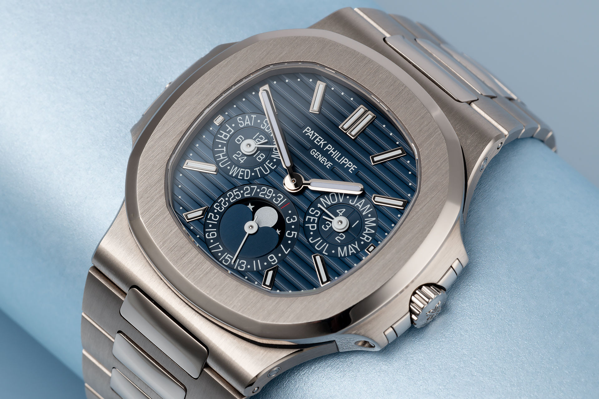 ref 5740/1G-001 | White Gold 'Grand Complication' | Patek Philippe Nautilus Perpetual Calendar