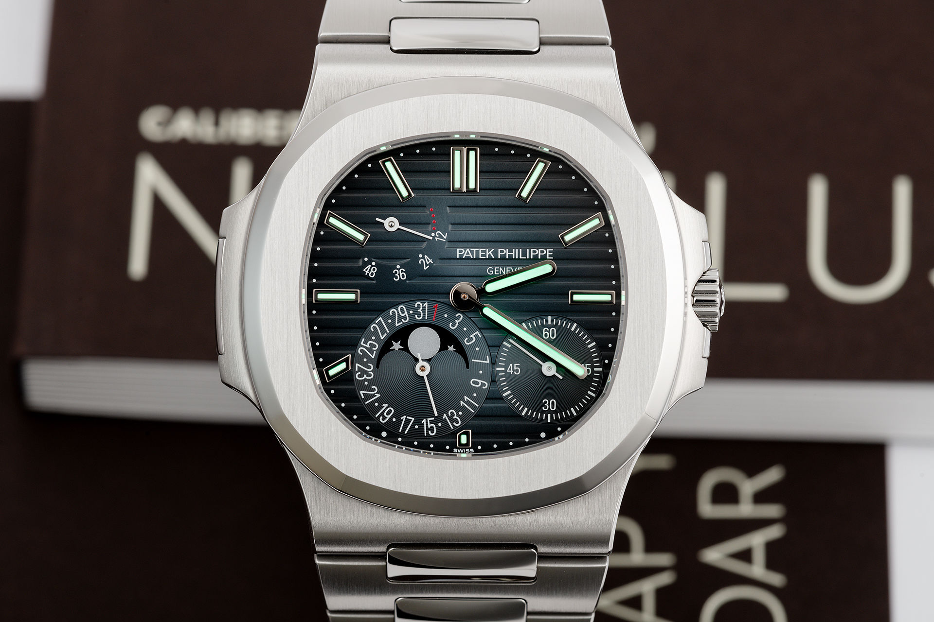 ref 5712/1A-001 | Power Reserve 'Full Set' | Patek Philippe Nautilus