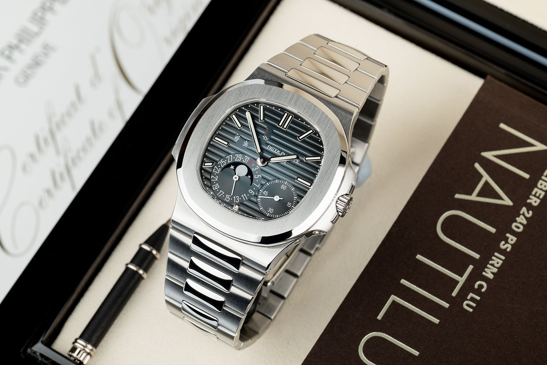 ref 5712/1A-001 | Power Reserve 'Full Set' | Patek Philippe Nautilus