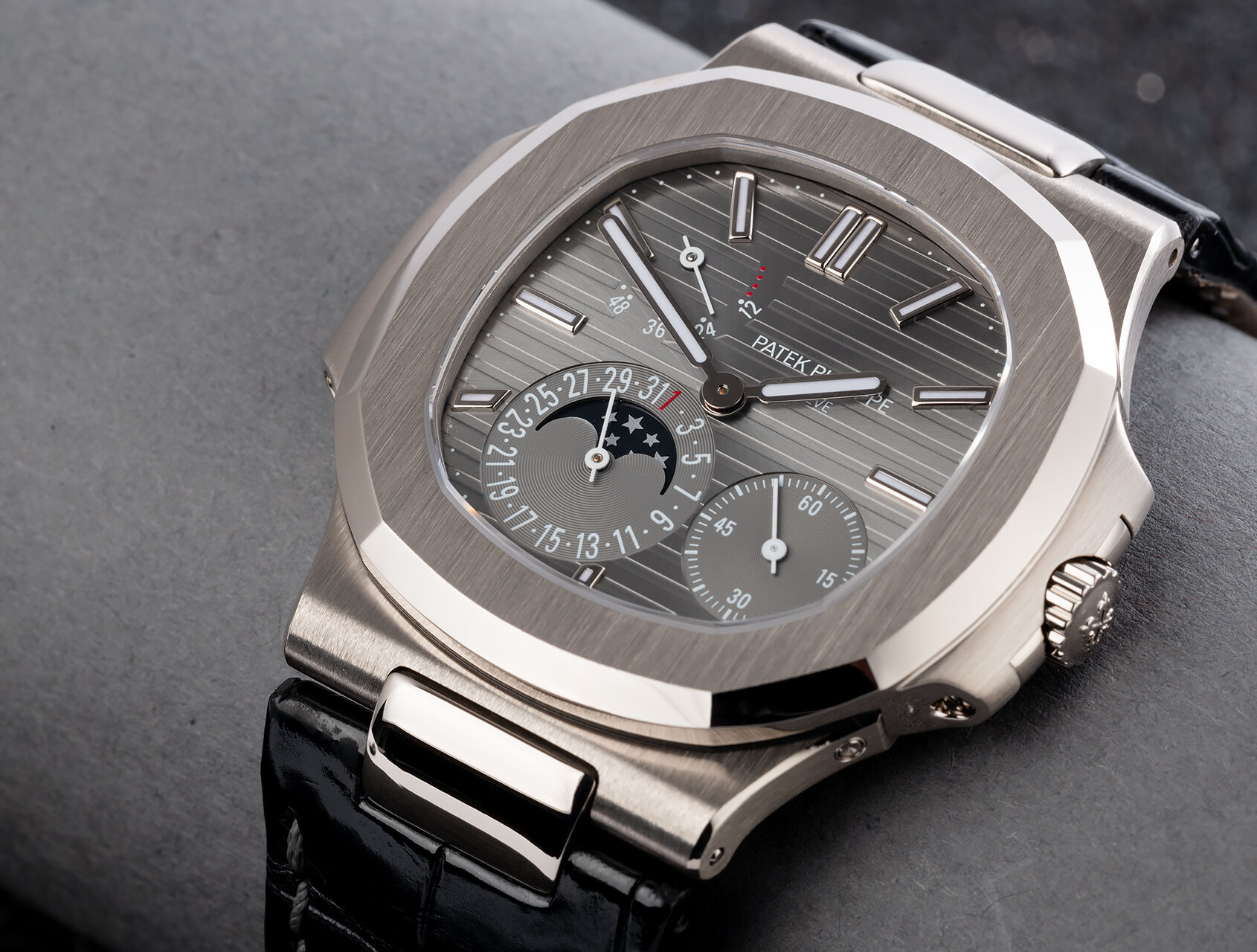 ref 5712G-001 | Power Reserve 'Full Set' | Patek Philippe Nautilus