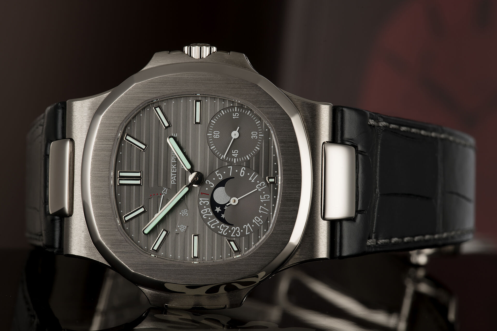patek philippe nautilus 5712g