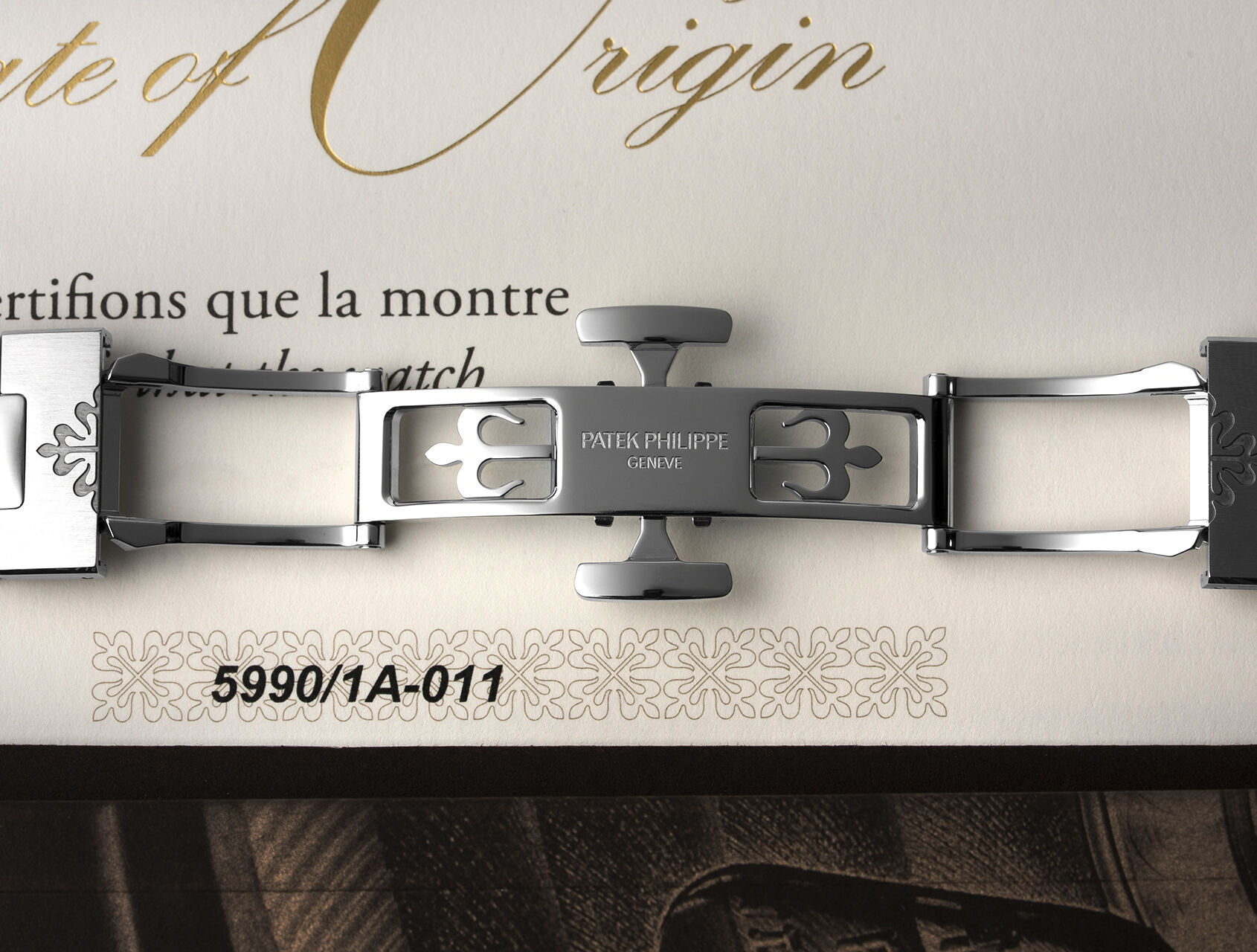 ref 5990/1A-011 | 5990/1A - Box & Certificate | Patek Philippe Nautilus Travel Time Chronograph