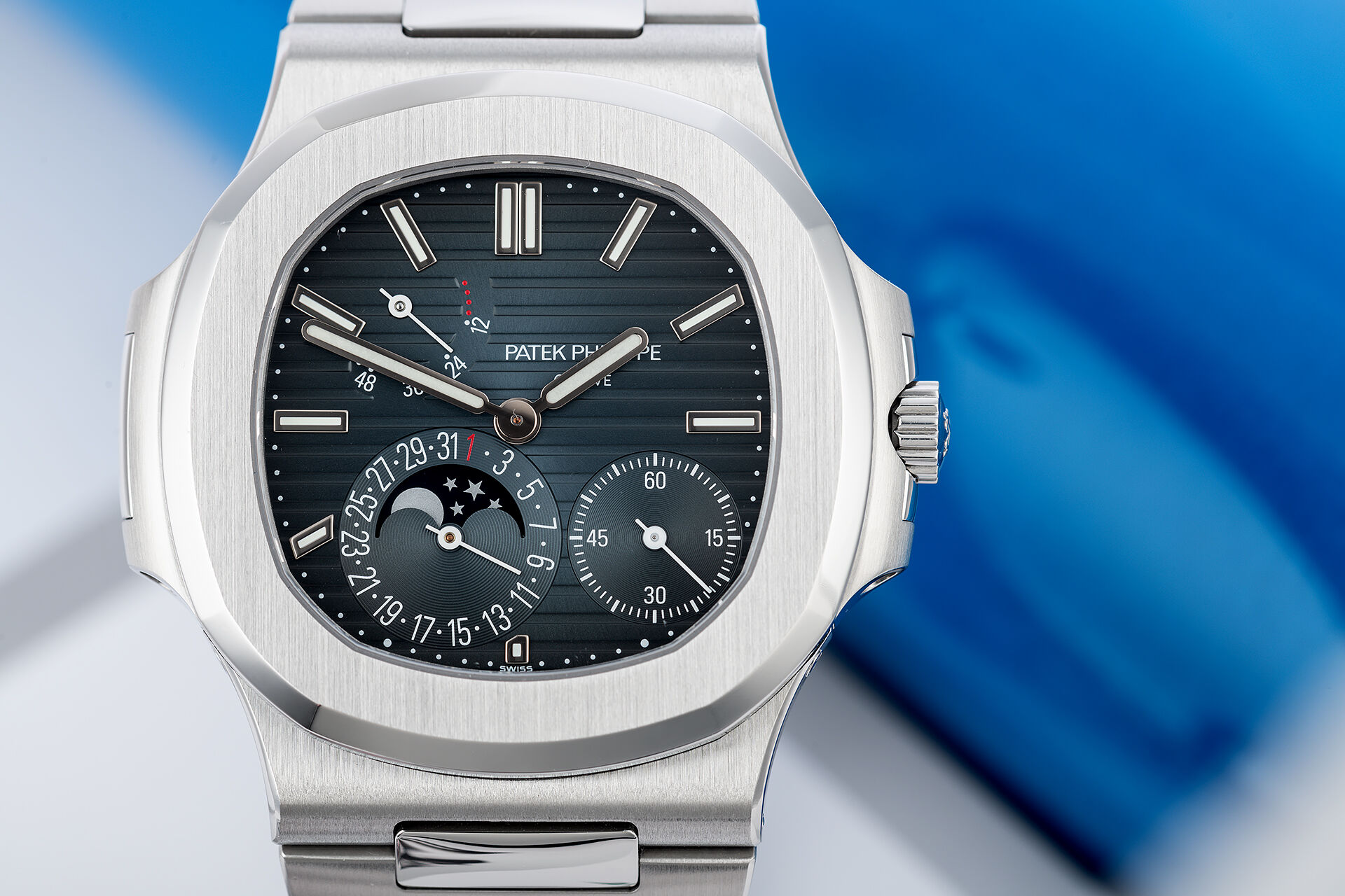 ref 5712/1A-001 | Box & Papers | Patek Philippe Nautilus