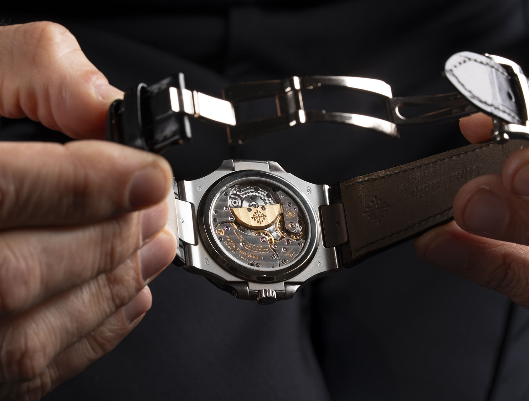 ref 5712G | White Gold Power Reserve | Patek Philippe Nautilus