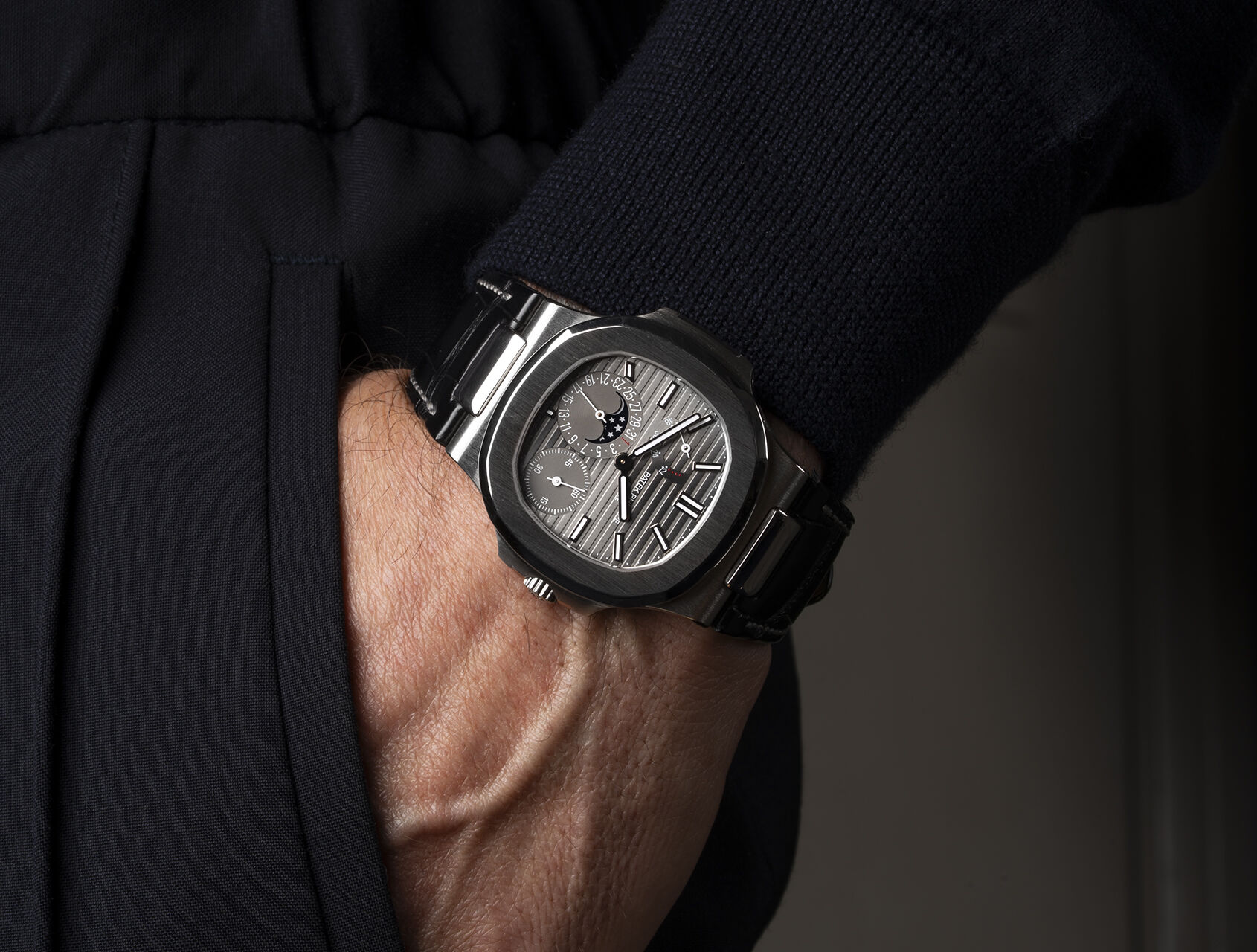 ref 5712G | White Gold Power Reserve | Patek Philippe Nautilus