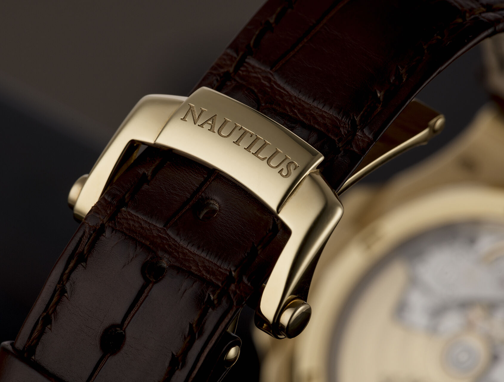 ref 5711J-001 | 5711J-001 - Box & Certificate | Patek Philippe Nautilus