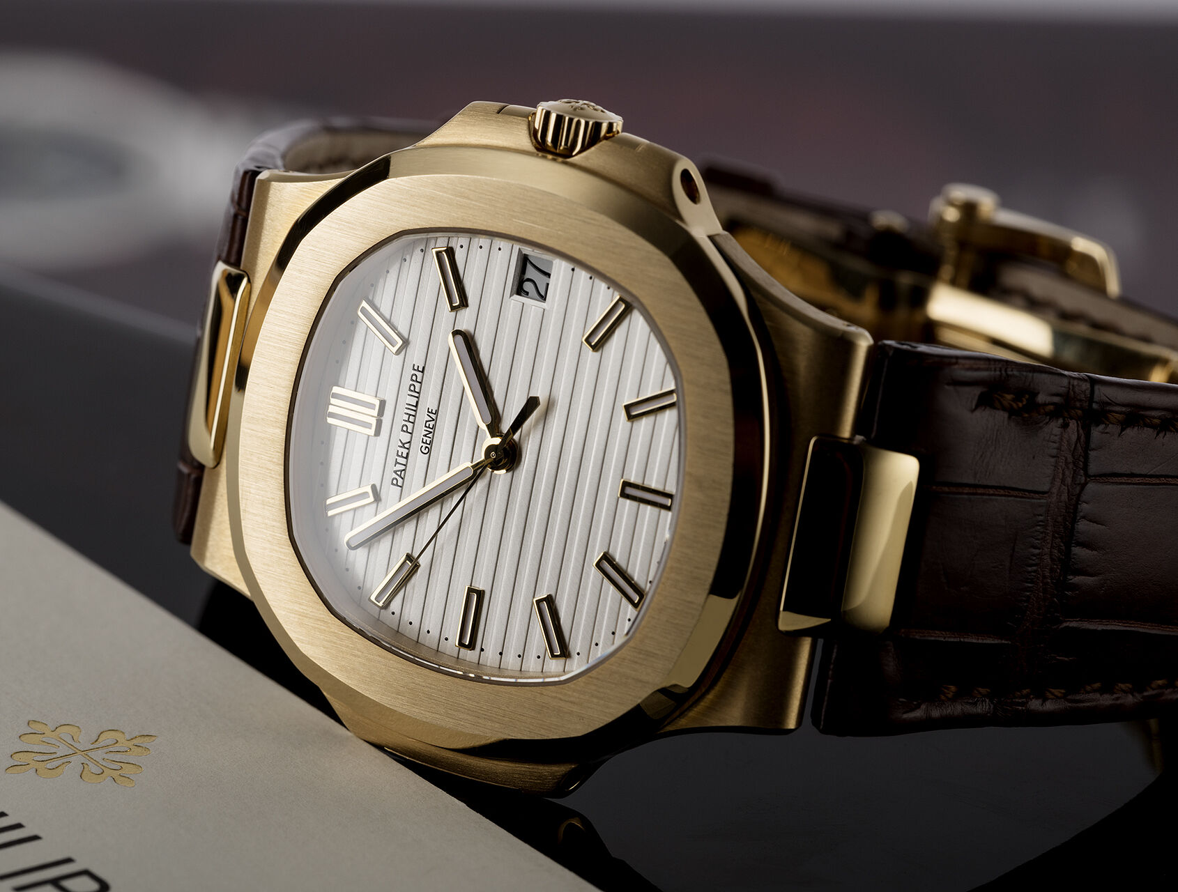 ref 5711J-001 | 5711J-001 - Box & Certificate | Patek Philippe Nautilus