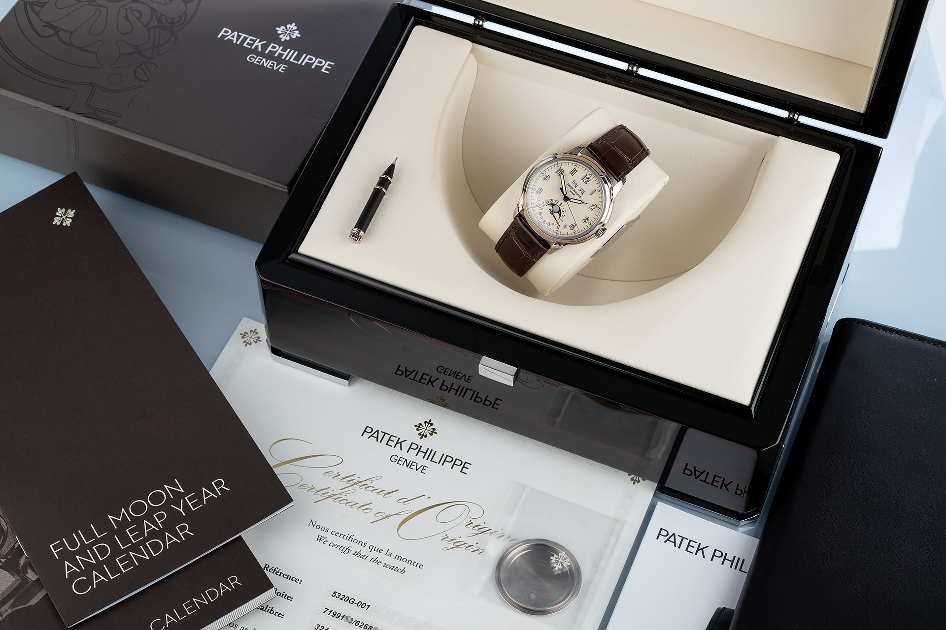 ref 5320G-001 | 18ct White Gold 'Winding Box & Certificate' | Patek Philippe Perpetual Calendar