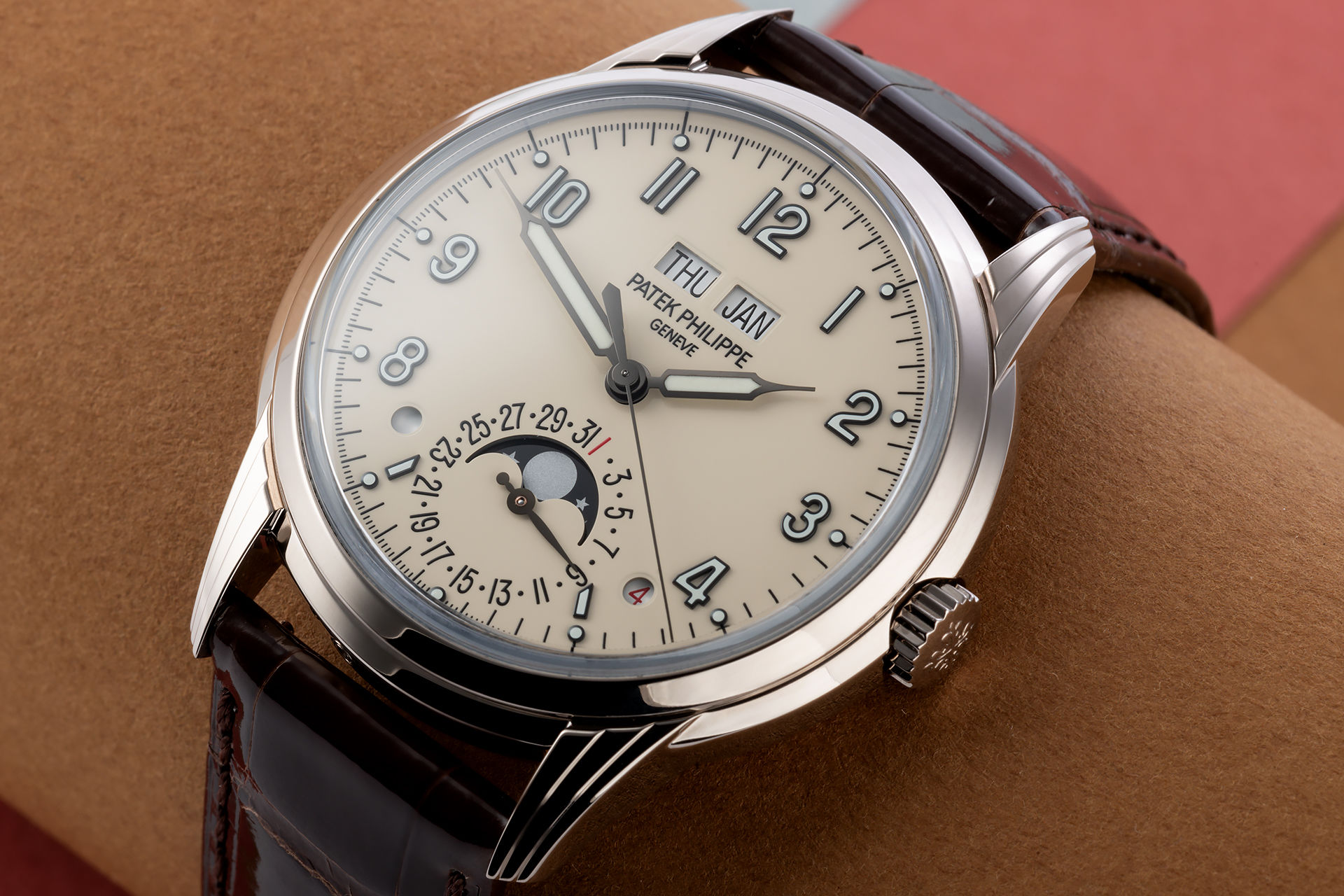 ref 5320G-001 | 18ct White Gold 'Winding Box & Certificate' | Patek Philippe Perpetual Calendar