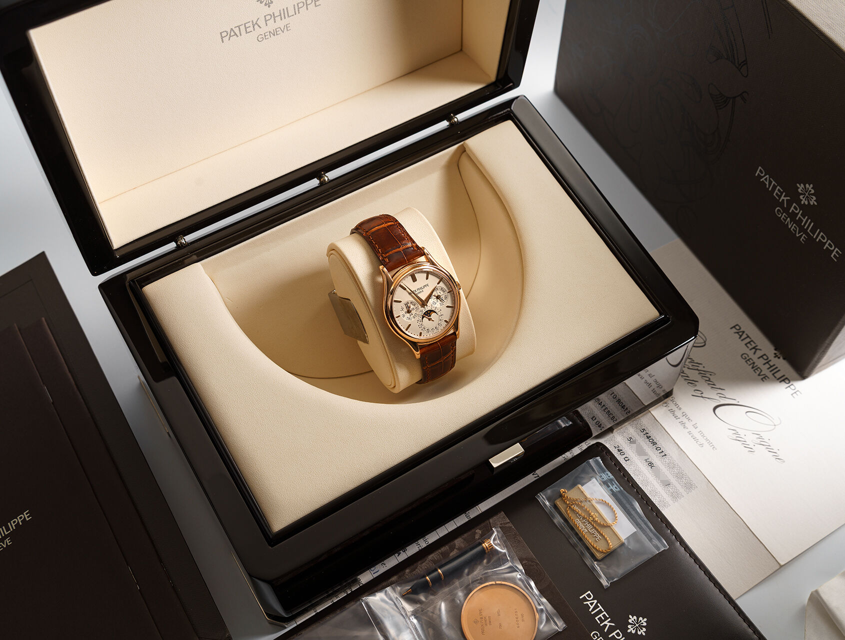 ref 5140R-011 | 5140R - Box & Certificate | Patek Philippe Perpetual Calendar