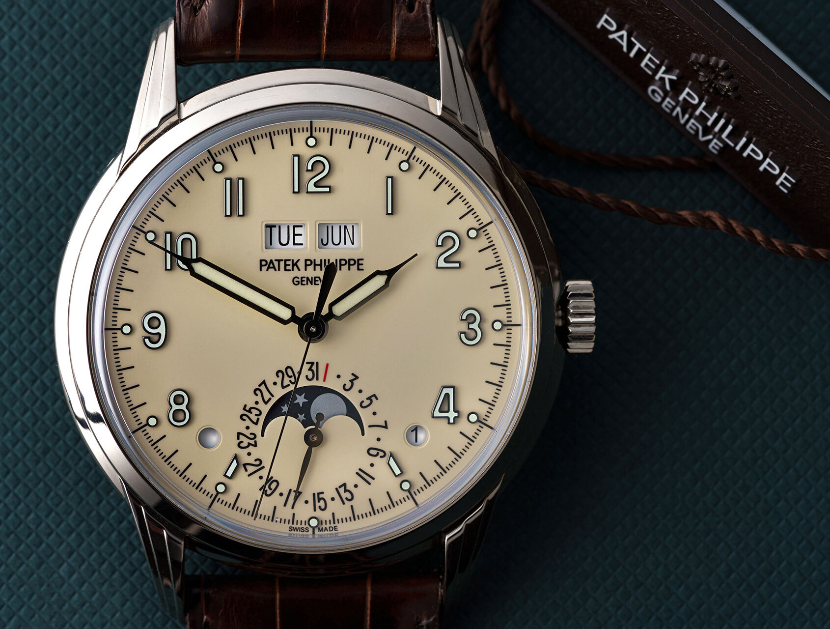 ref 5320G-001 | 5320G-001 - Complication | Patek Philippe Perpetual Calendar