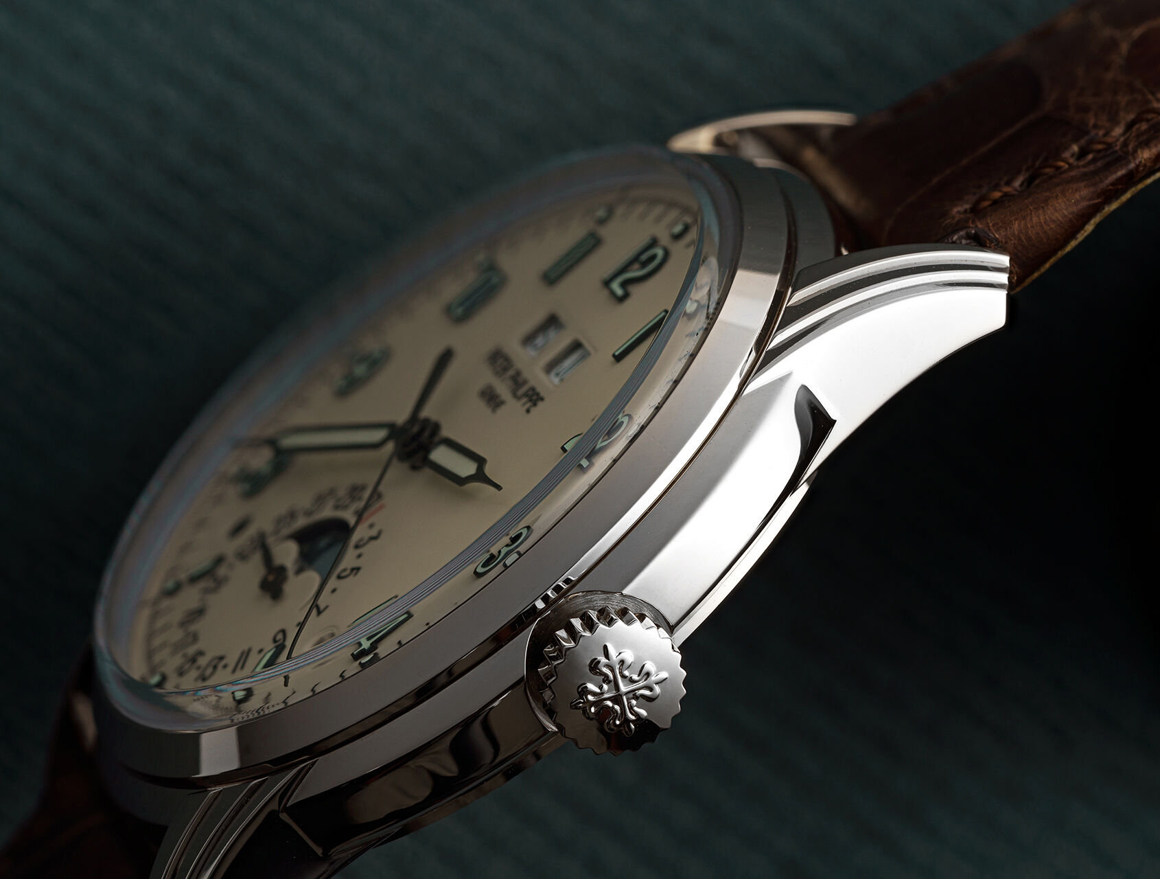 ref 5320G-001 | 5320G - White Gold | Patek Philippe Perpetual Calendar