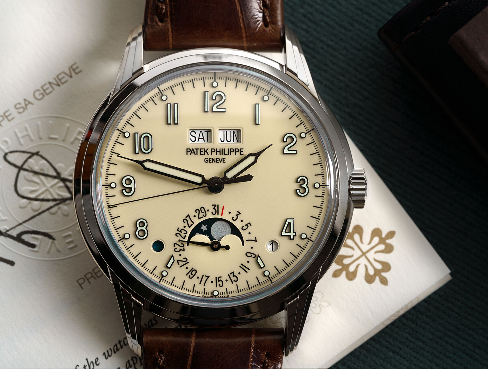 ref 5320G-001 | 5320G - White Gold | Patek Philippe Perpetual Calendar