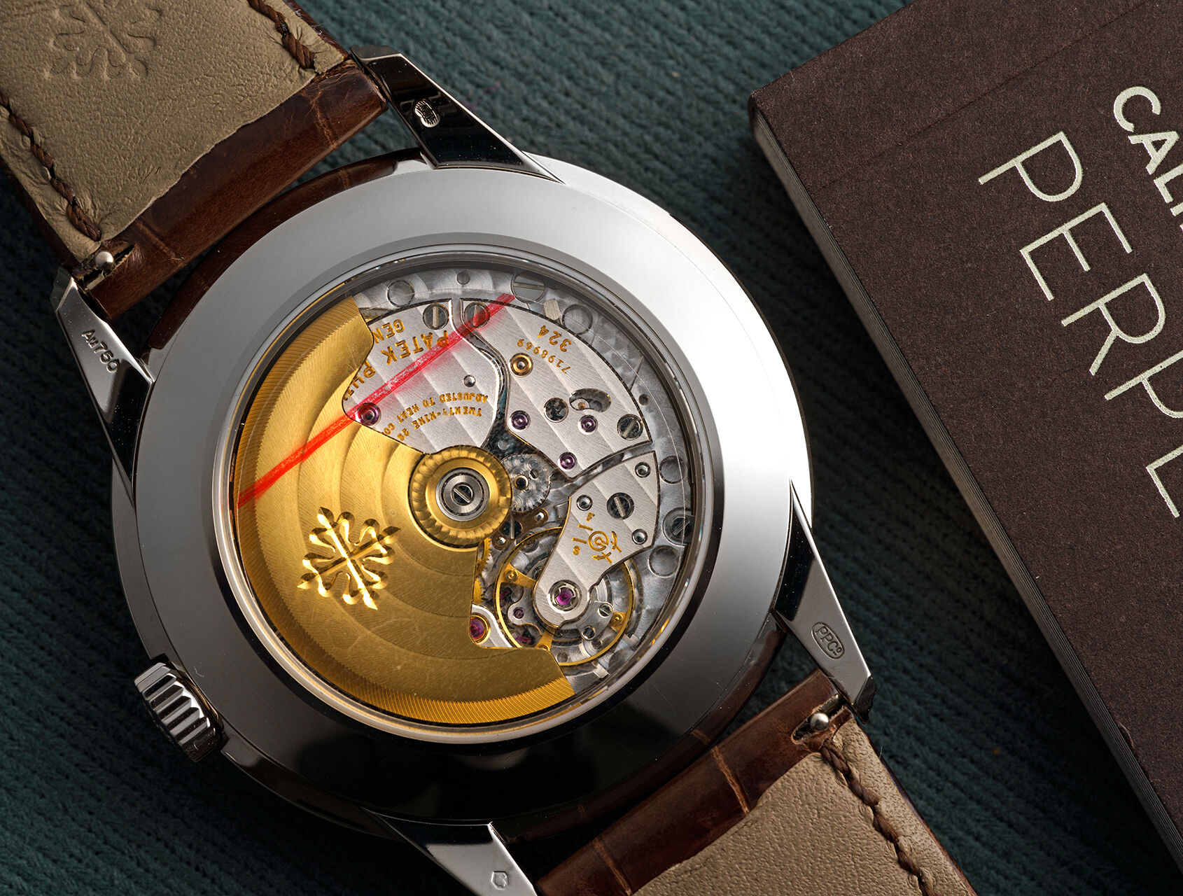 ref 5320G-001 | 5320G - White Gold | Patek Philippe Perpetual Calendar