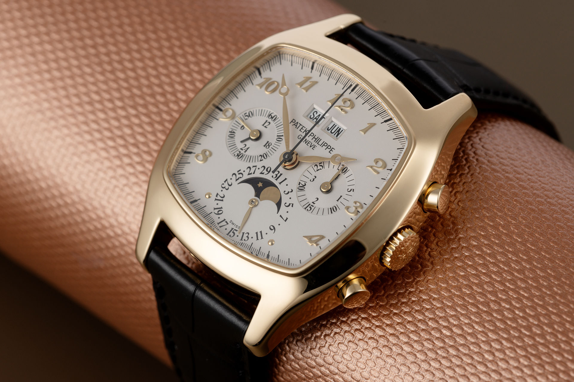 ref 5020J | Rare TV-Shape 'One of 200' | Patek Philippe Perpetual Calendar Chronograph