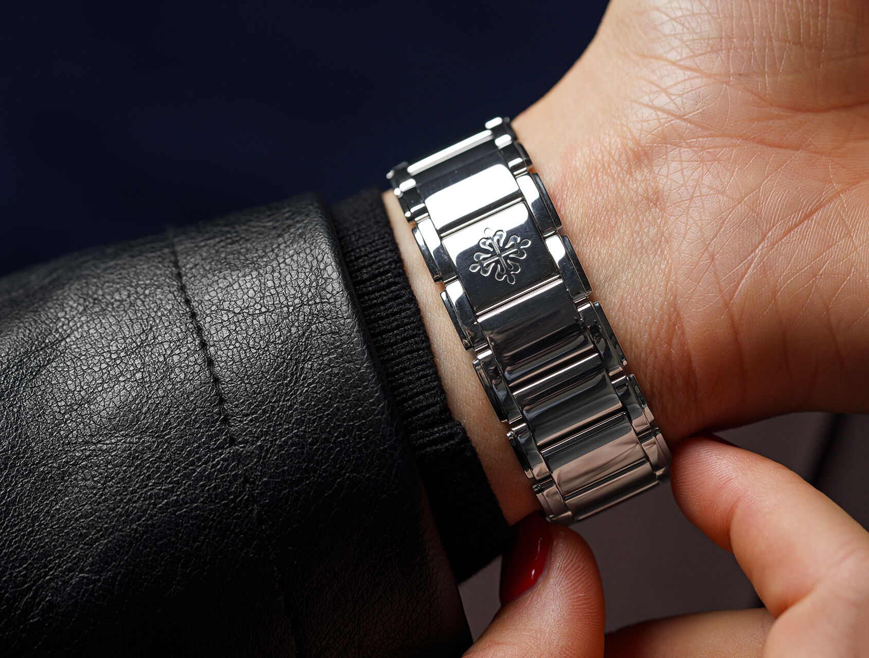 ref 4910/10A-011 | 4910/10A - Box & Papers | Patek Philippe Twenty-4