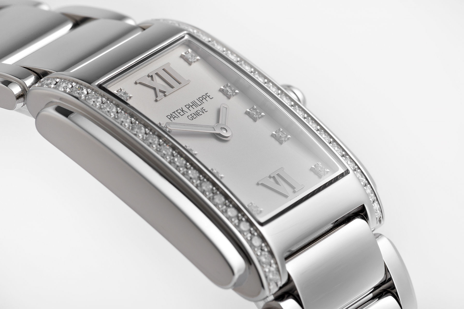 ref 4910/10A-011 | Diamond-Set, Box & Papers | Patek Philippe Twenty-4