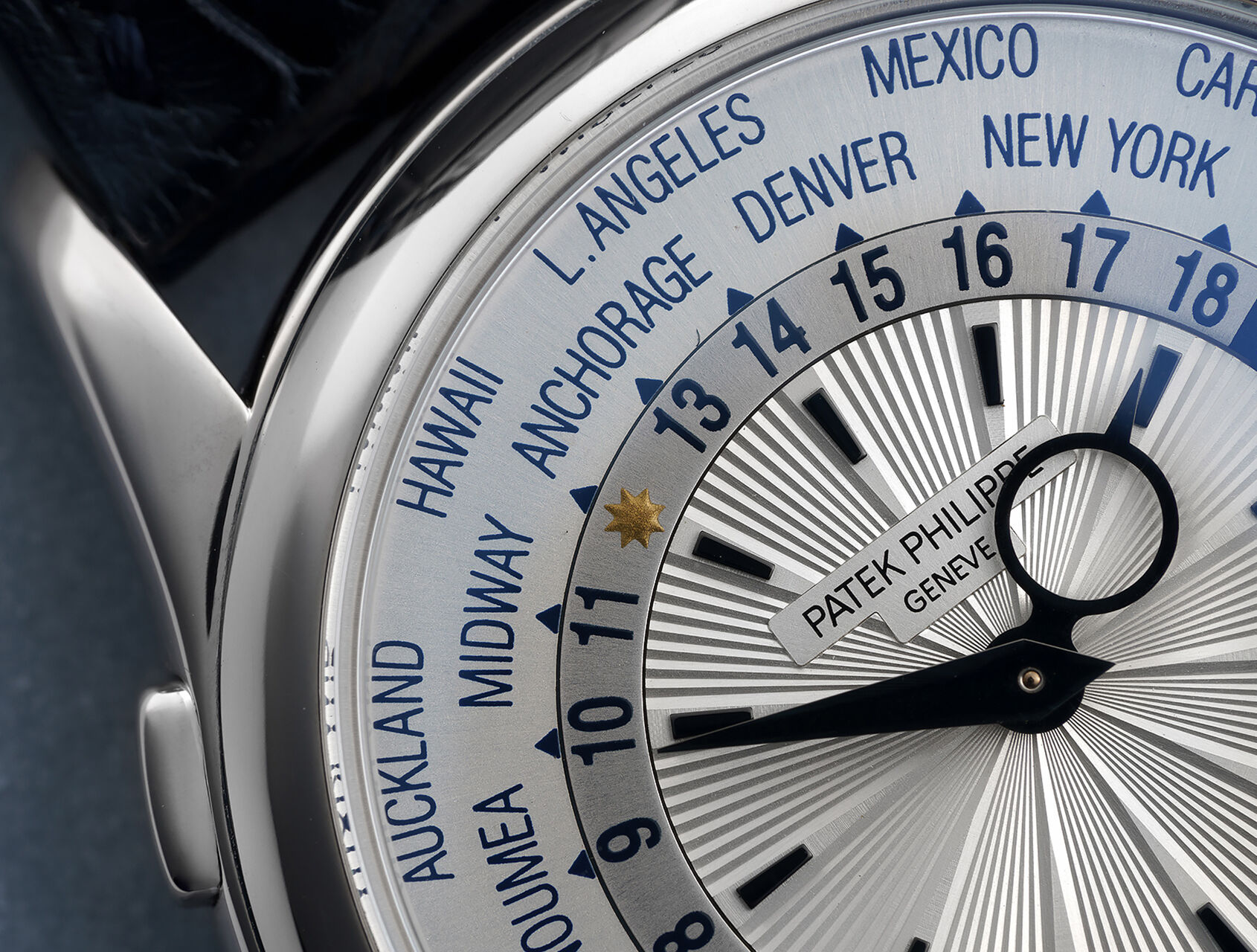 ref 5130G-001 | 5130G - White Gold | Patek Philippe World Time