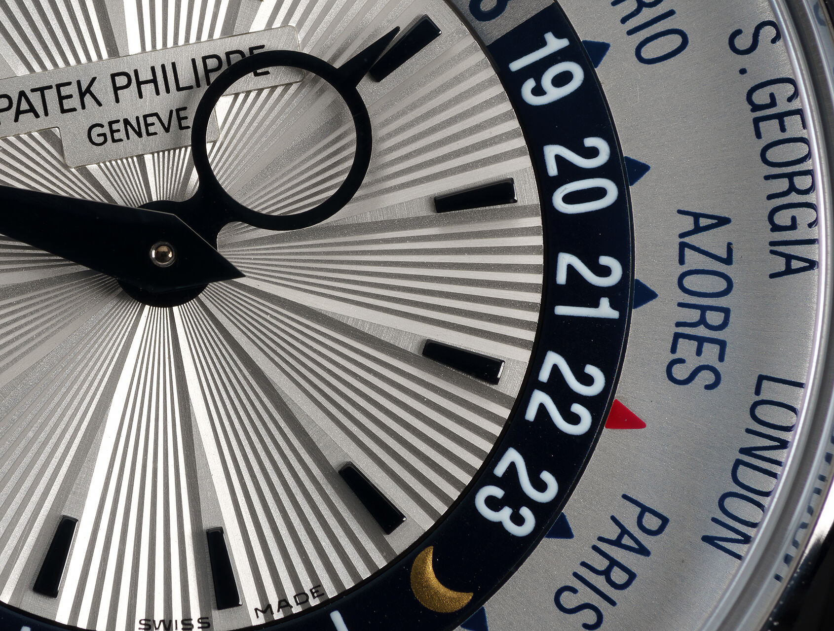 ref 5130G-001 | 5130G - White Gold | Patek Philippe World Time