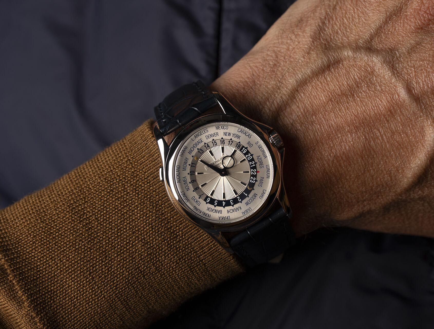 ref 5130G-001 | 5130G - White Gold | Patek Philippe World Time