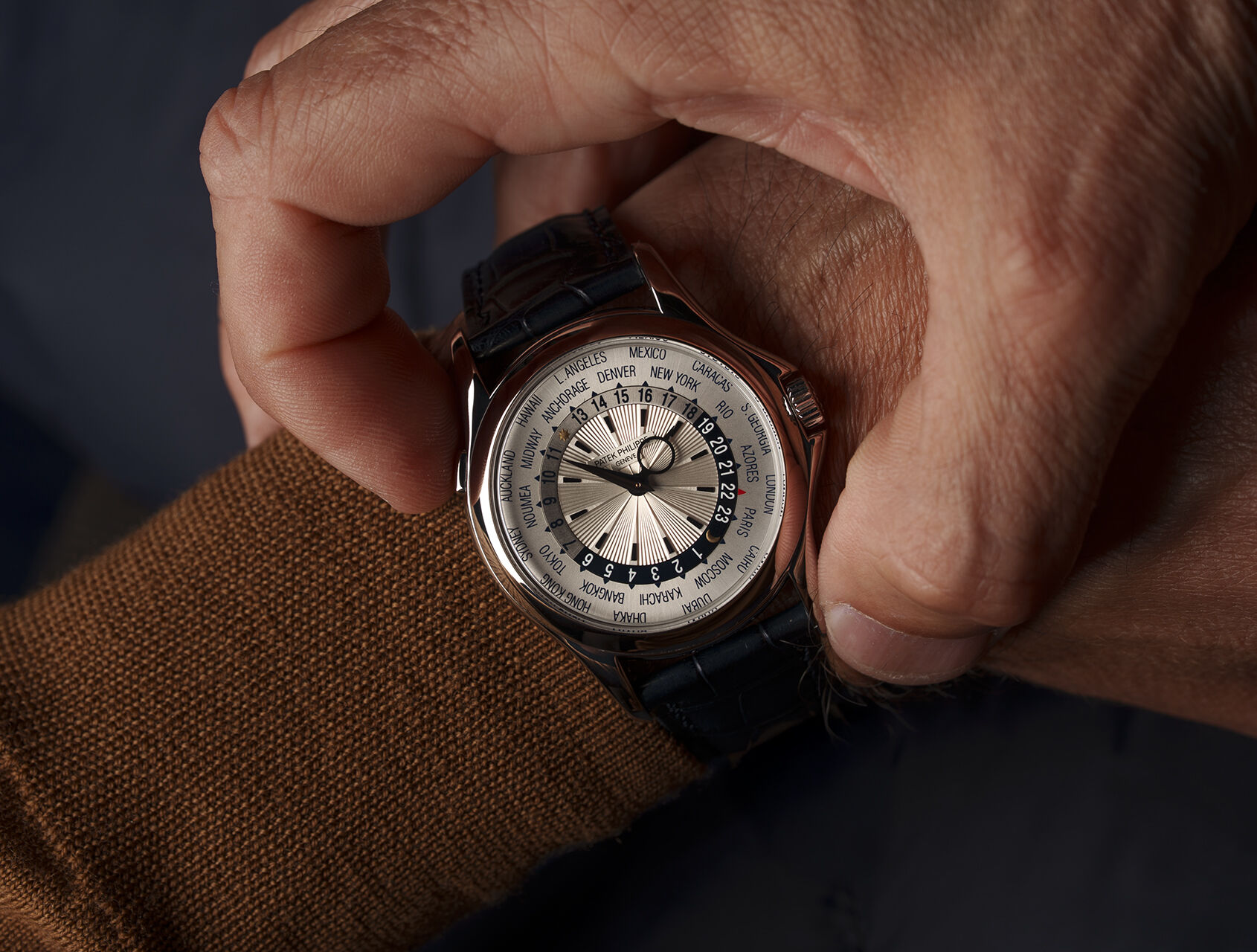 ref 5130G-001 | 5130G - White Gold | Patek Philippe World Time