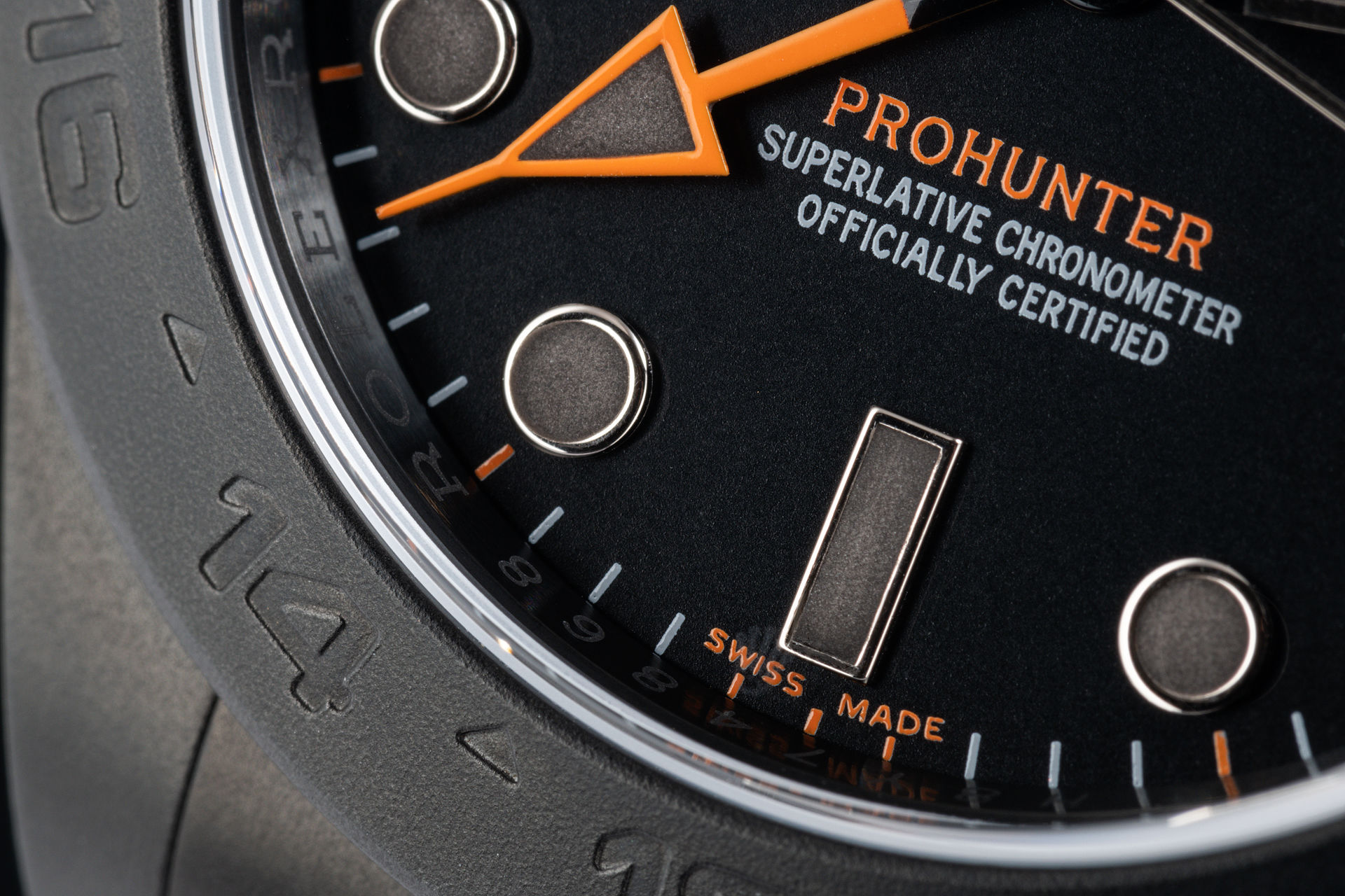 One of 100 | ref 216570 | Pro Hunter Explorer II Phantom