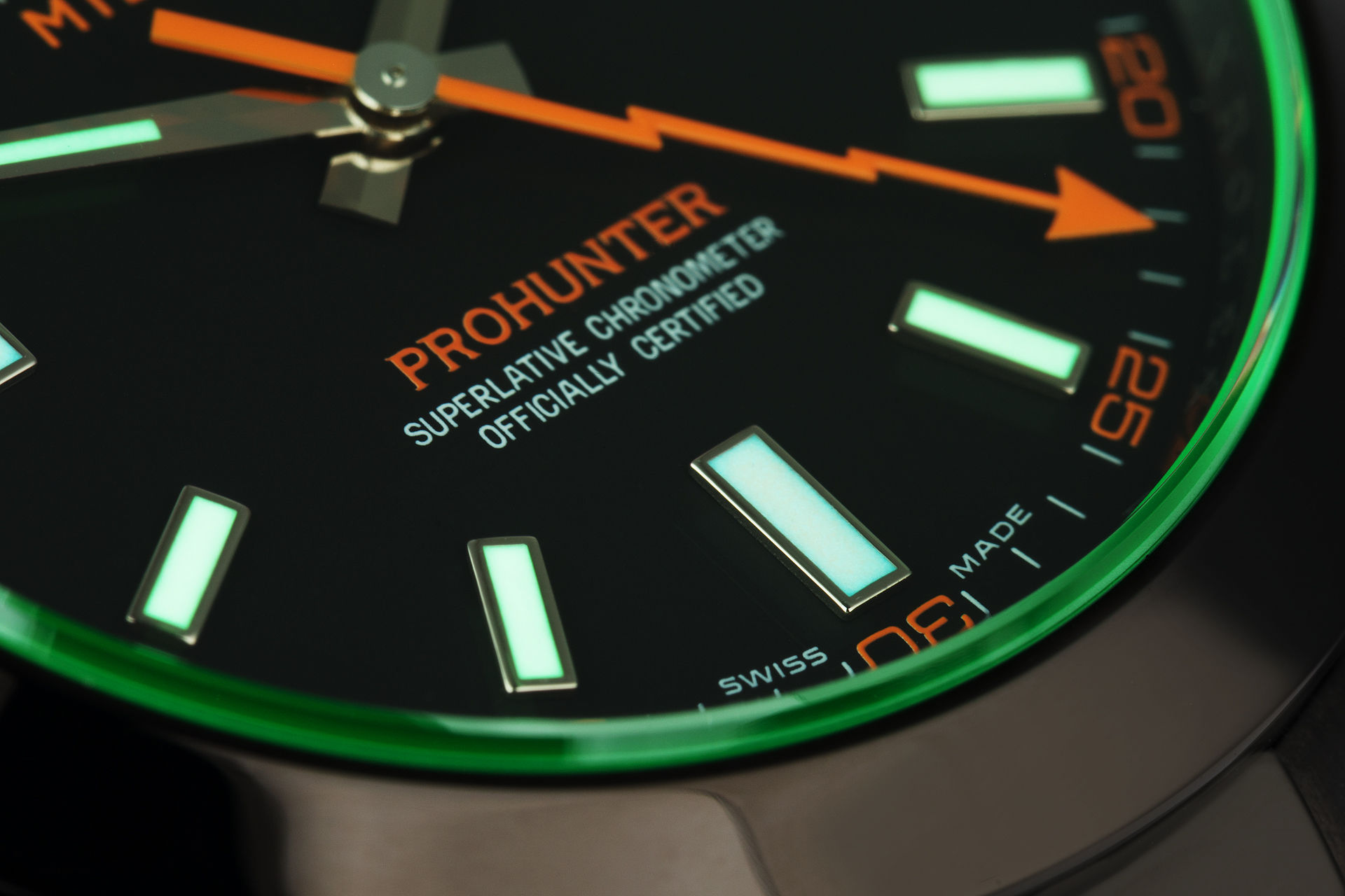 ref 116400GV | Lightning Hand Green Glass | Pro Hunter Milgauss