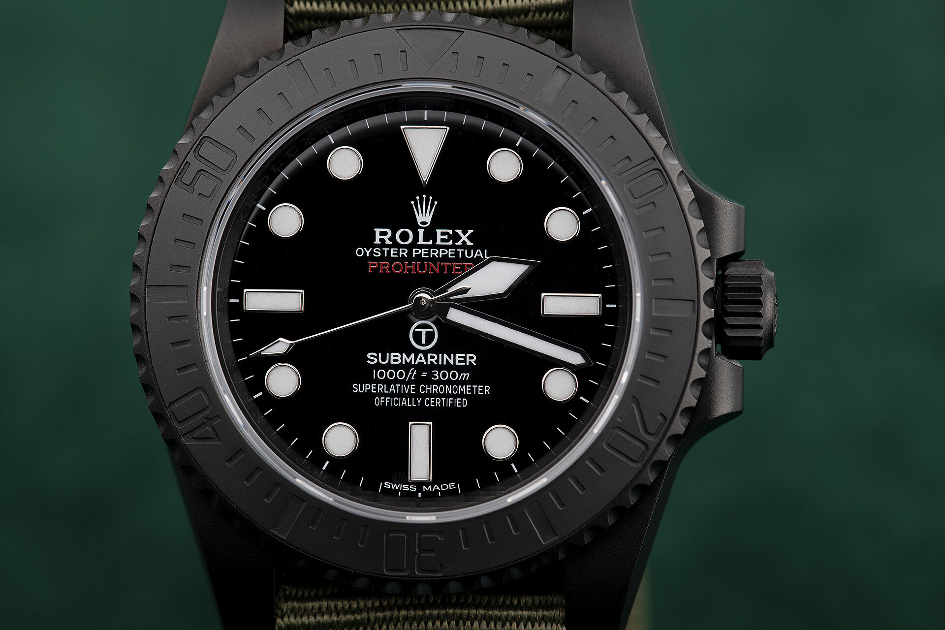 ref 114060 | Limited to 100 Pieces | Pro Hunter Submariner Military