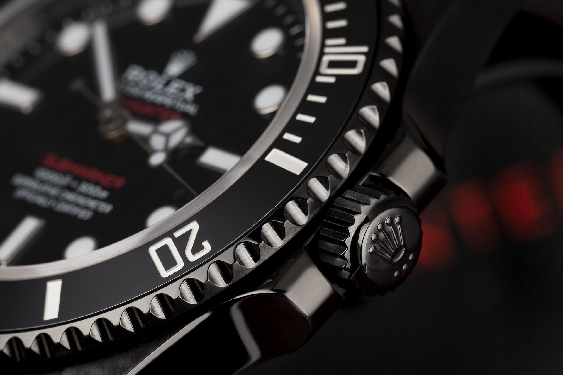 ref 124060 | Latest Model | Pro Hunter Submariner Red