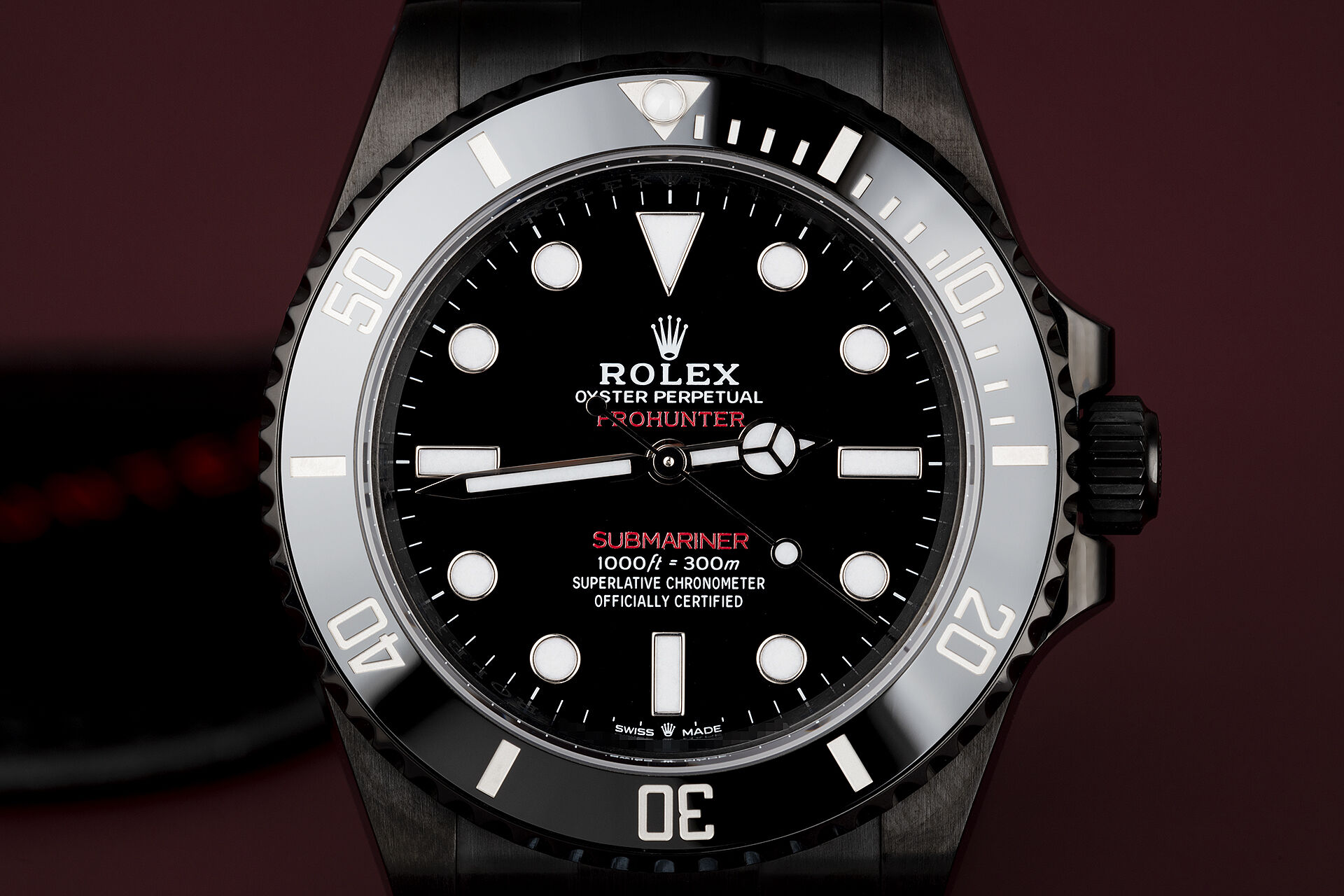 ref 124060 | Latest Model | Pro Hunter Submariner Red