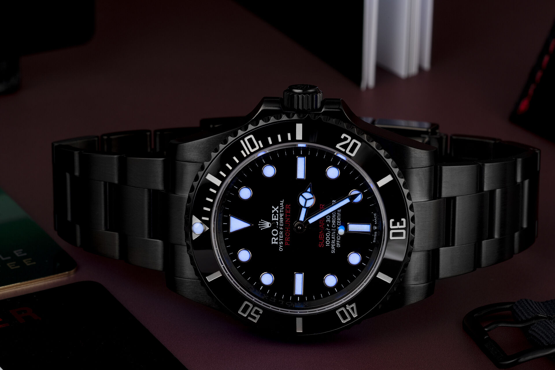 ref 124060 | Latest Model | Pro Hunter Submariner Red