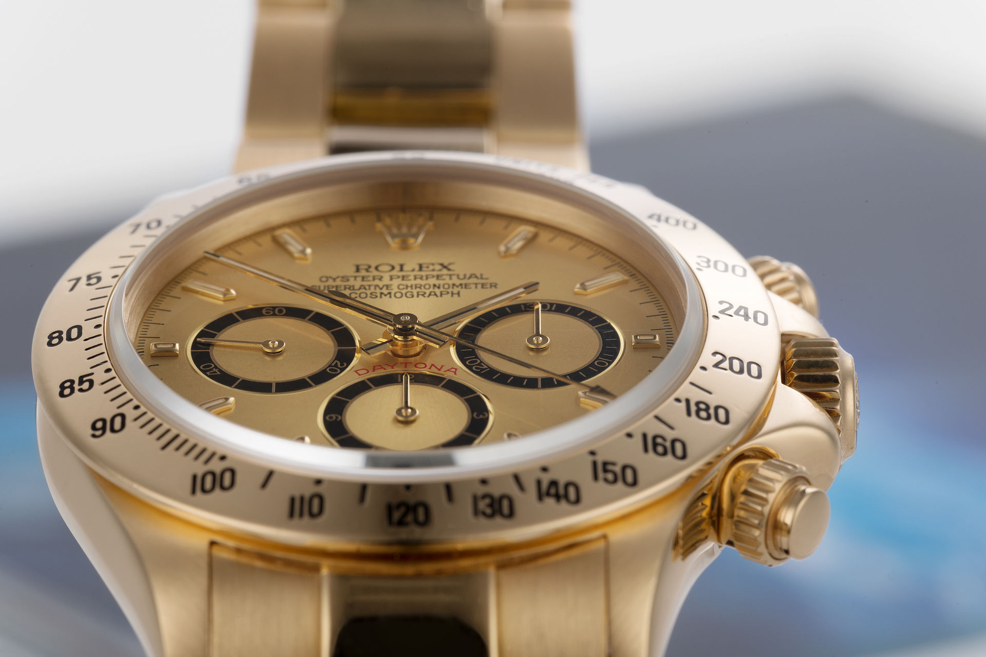 ref 16528 | 18ct Yellow Gold 'Zenith Movement' | Rolex Cosmograph Daytona