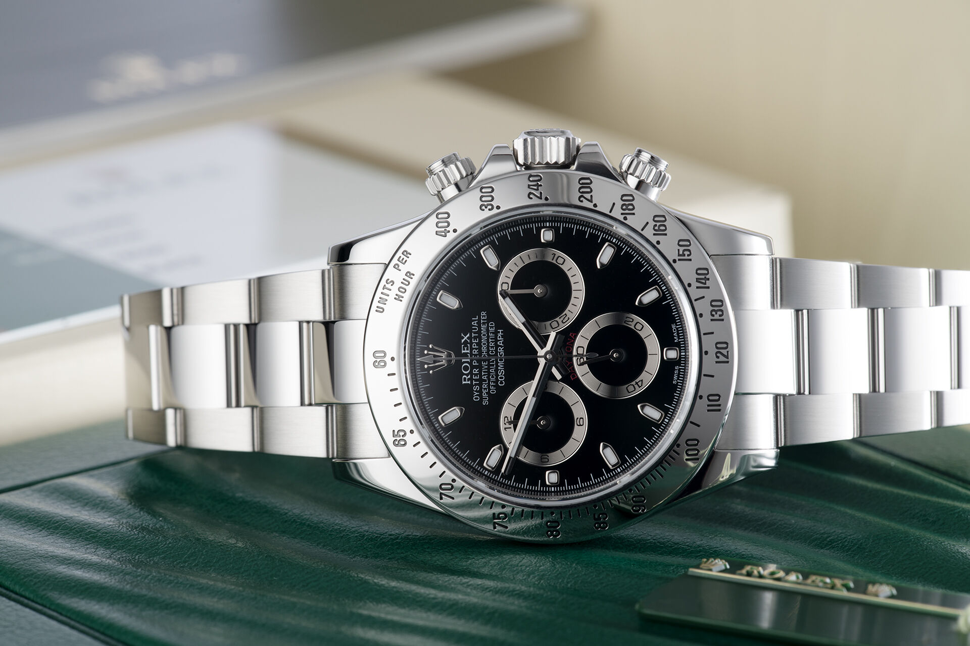 ref 116520 | Box & Certificate | Rolex Cosmograph Daytona