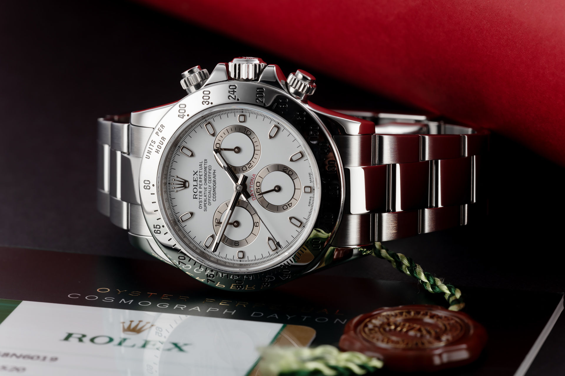 ref 116520 | 'Chromalight' Box & Certificate | Rolex Cosmograph Daytona