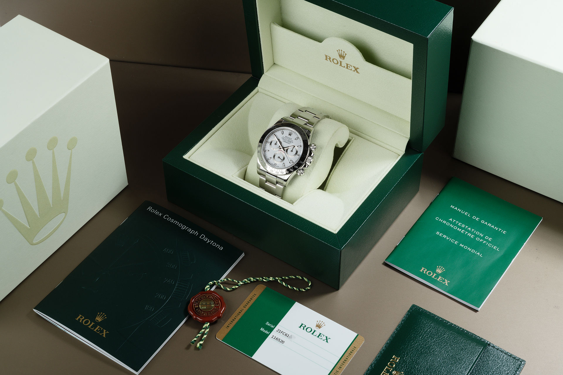 ref 116520 | White Chromalight Dial | Rolex Cosmograph Daytona