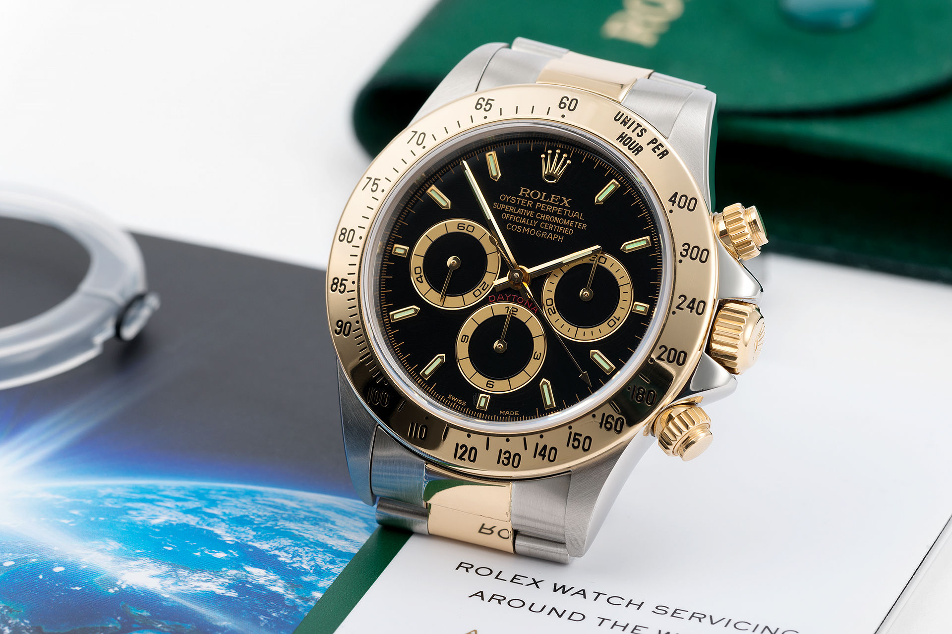 ref 16523 | Gold & Steel 'Rolex Warranty' | Rolex Cosmograph Daytona