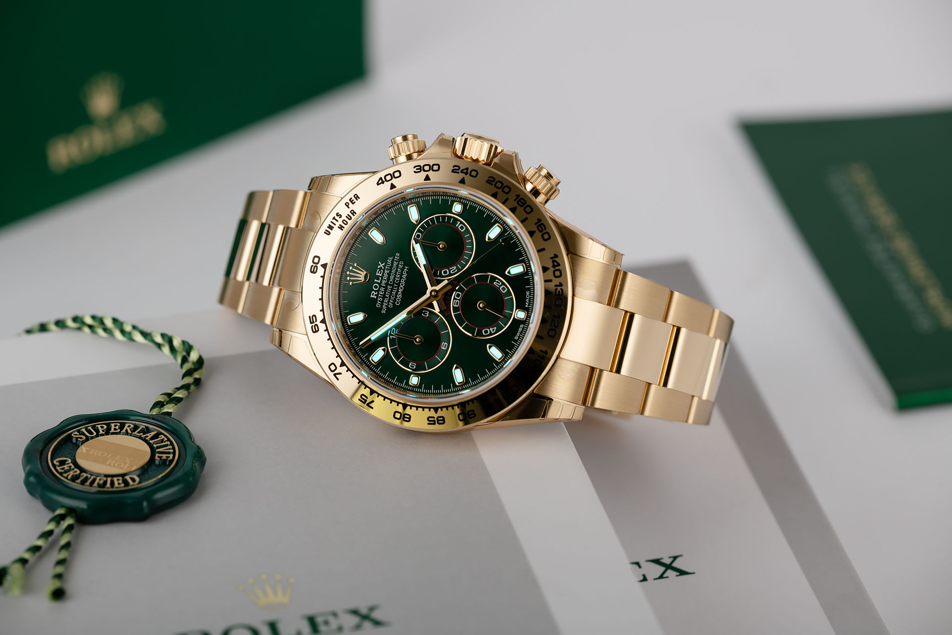 Rolex Cosmograph Daytona Green Dial 18 ct yellow gold 40mm 116508