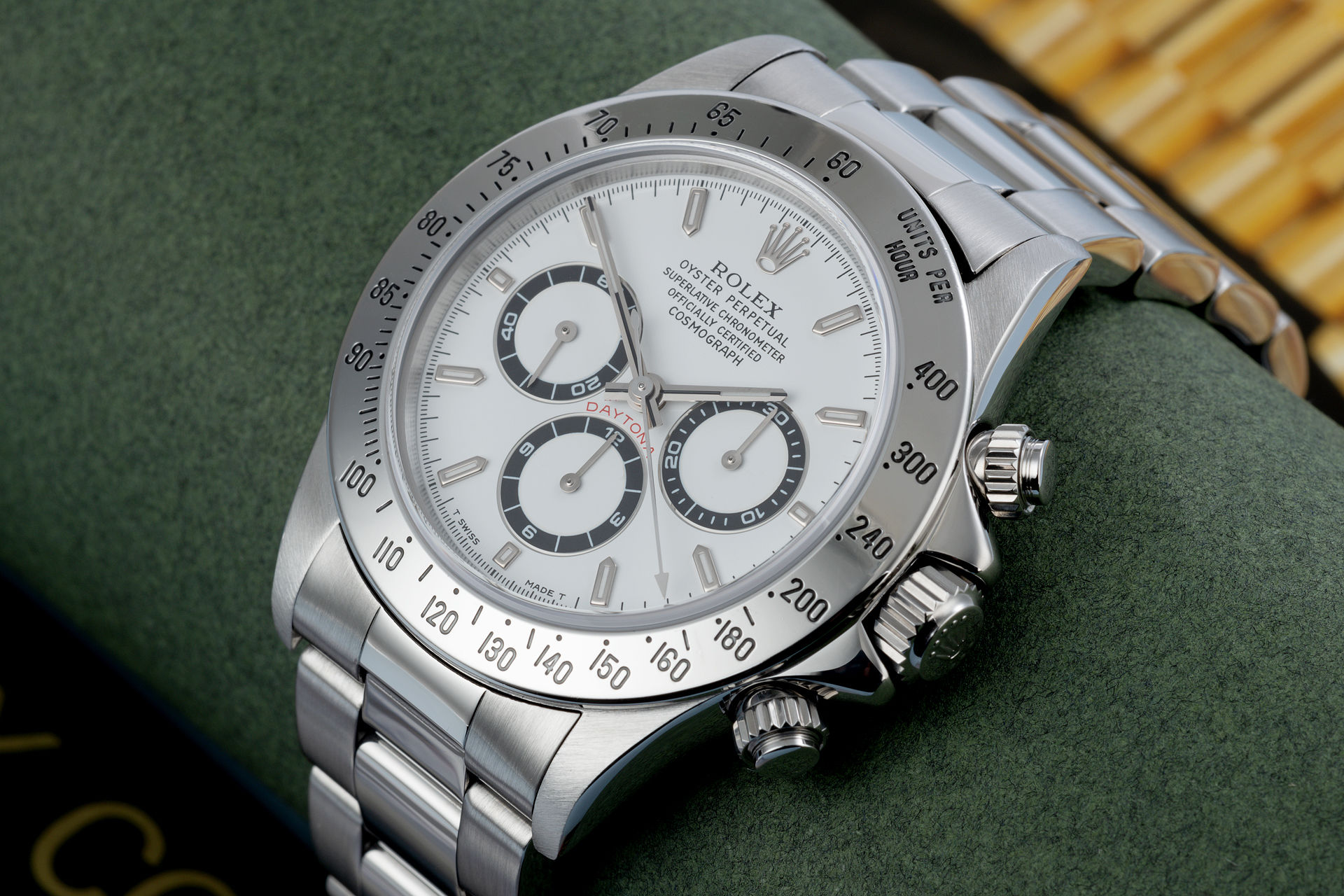 ref 16520 | Under Rolex Service Warranty | Rolex Cosmograph Daytona