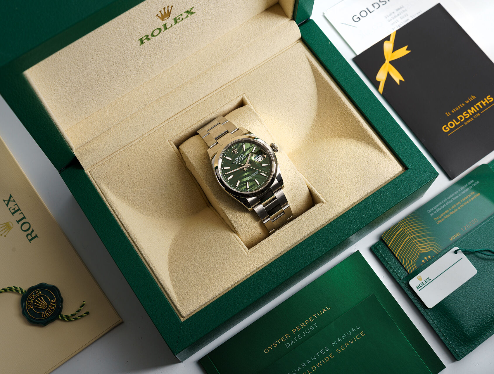 ref 126200 | 126200 - Palm Motif | Rolex Datejust 36