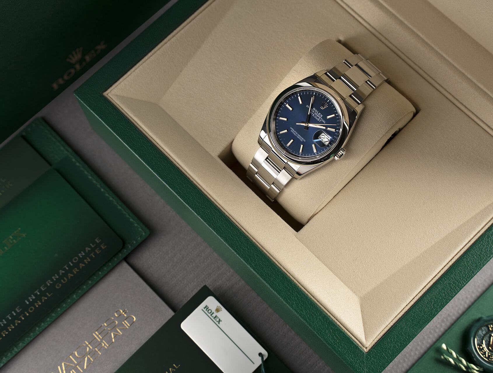 ref 126200 | 126200 - Bright Blue | Rolex Datejust 36