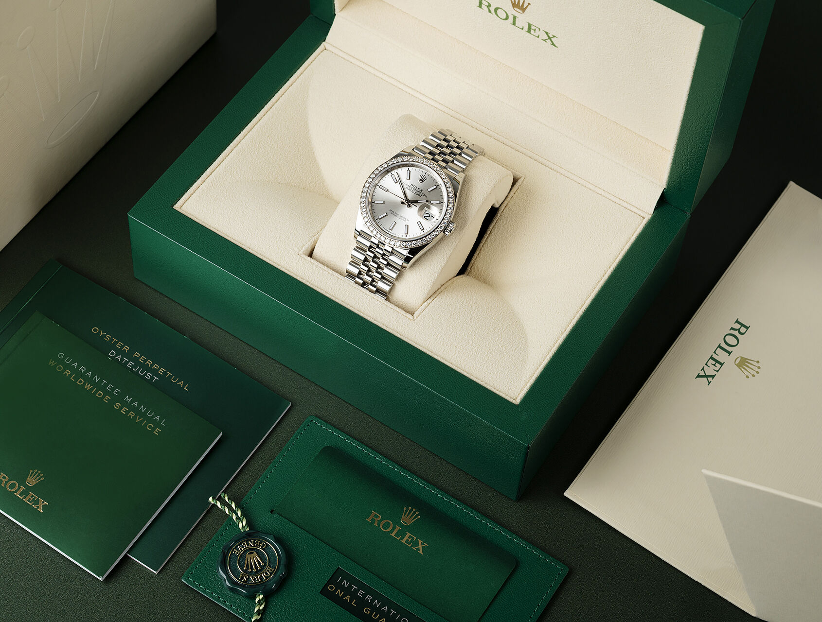 ref 126284RBR | 126284 - Diamond Bezel | Rolex Datejust 36